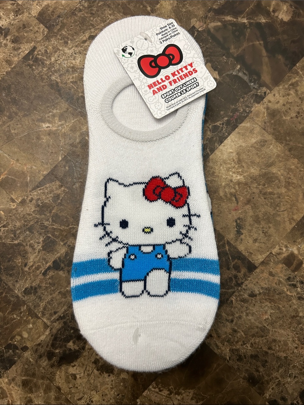 NWT 🆕 Hello Kitty Women’s 3-pack No-Show Socks size 4-10